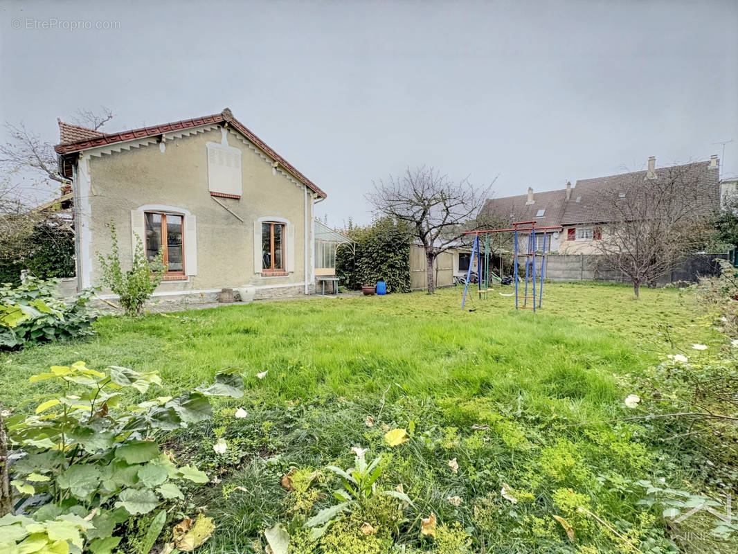 Maison à CHAMPIGNY-SUR-MARNE