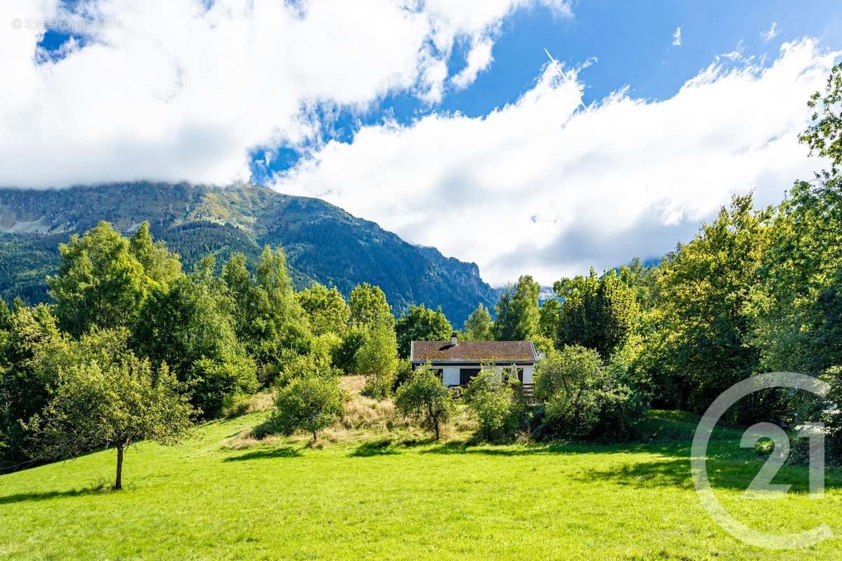 Terrain à SAINT-MARTIN-D&#039;URIAGE