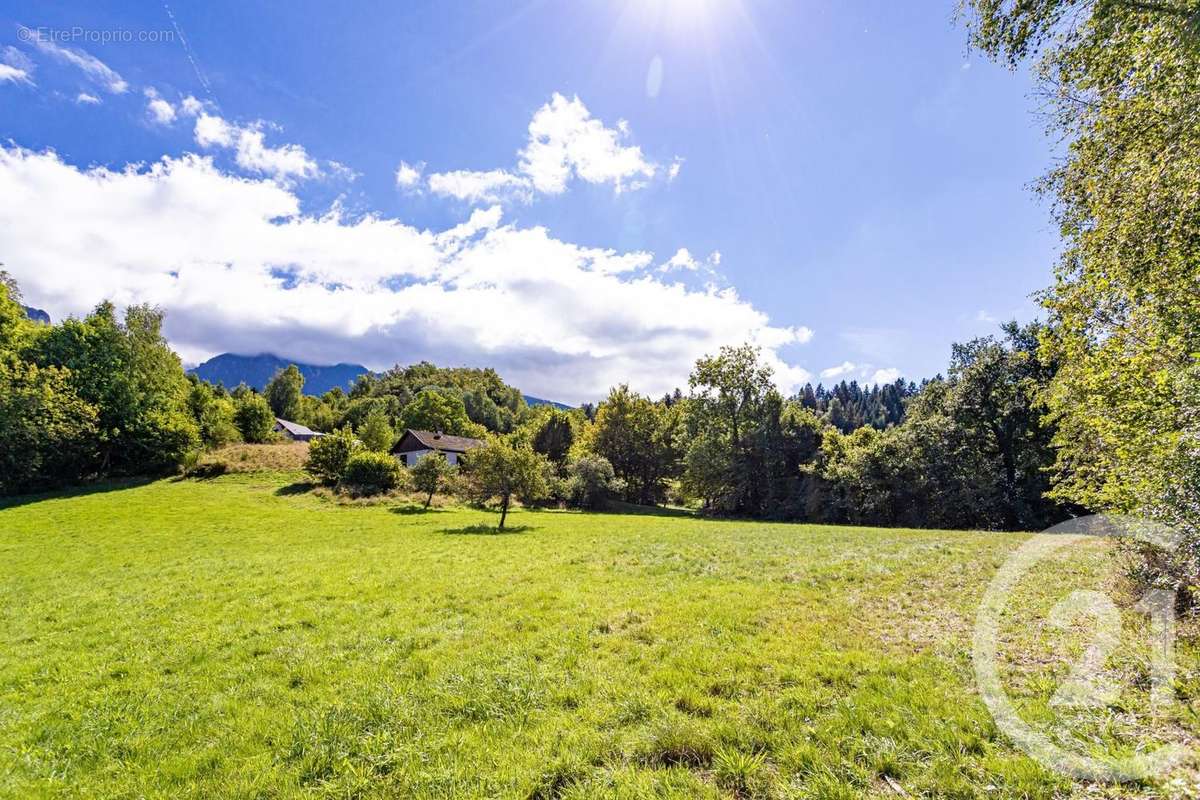 Terrain à SAINT-MARTIN-D&#039;URIAGE