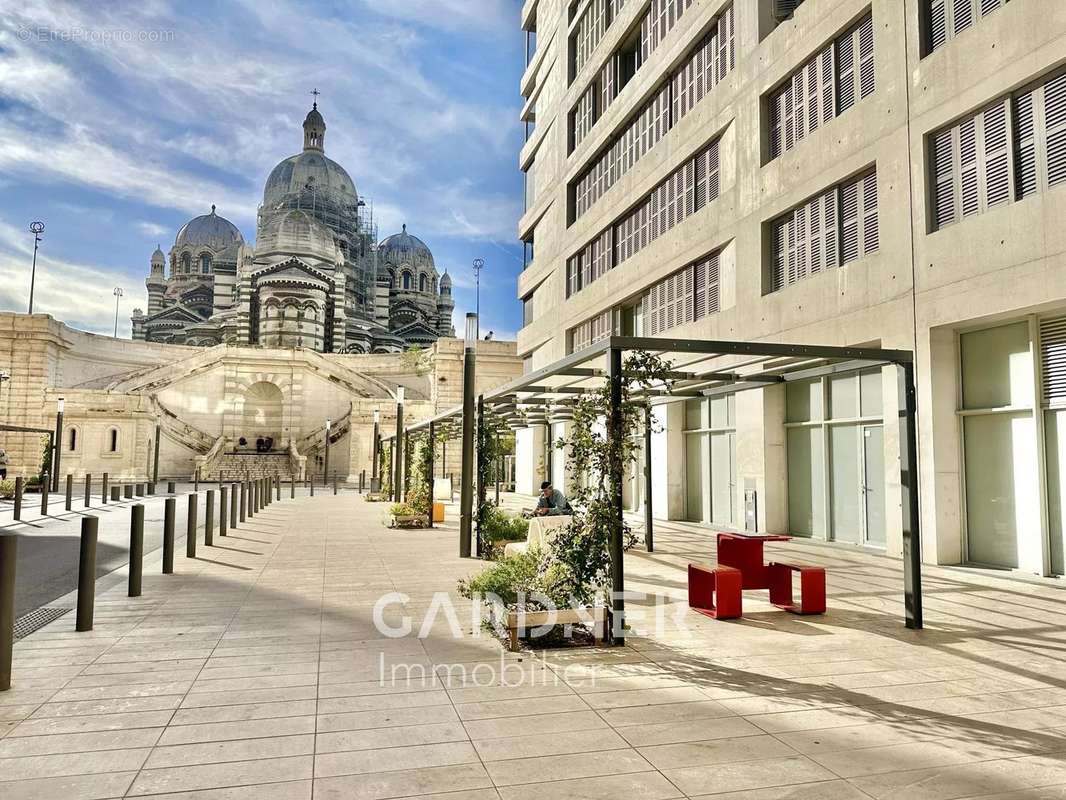 Appartement à MARSEILLE-2E