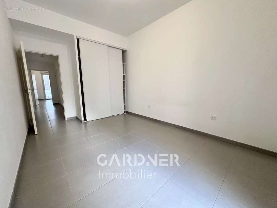 Appartement à MARSEILLE-2E