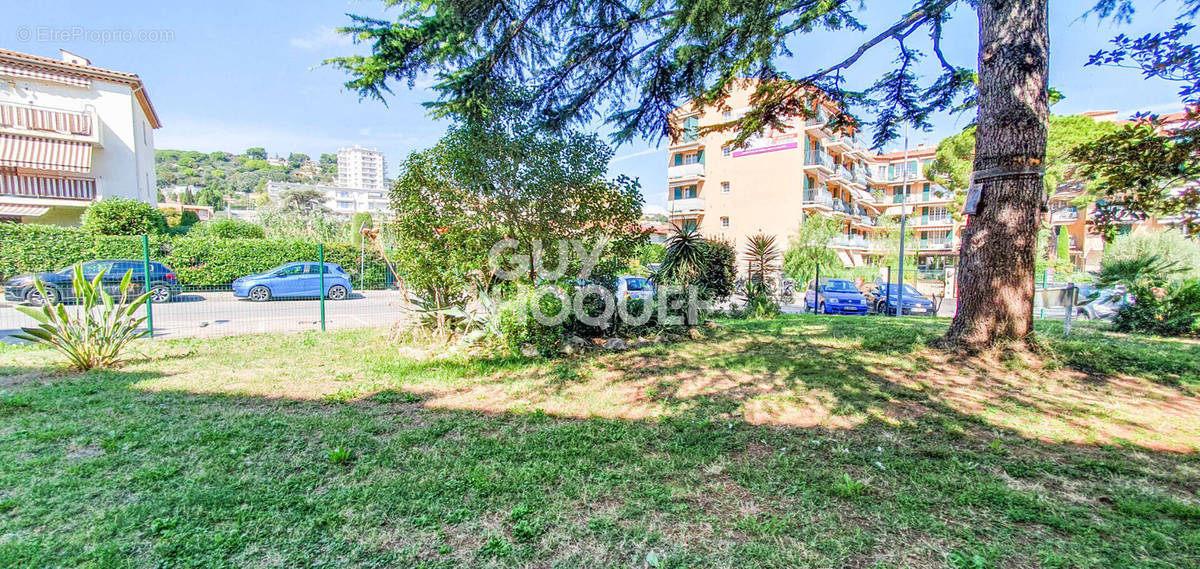 Appartement à VALLAURIS