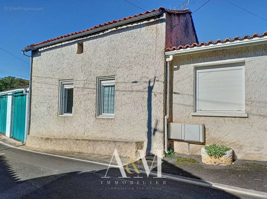 Maison à RUELLE-SUR-TOUVRE