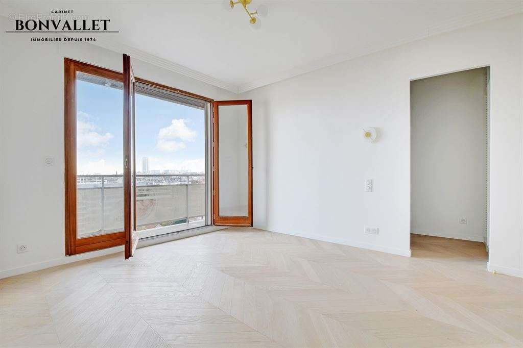 Appartement à PARIS-15E