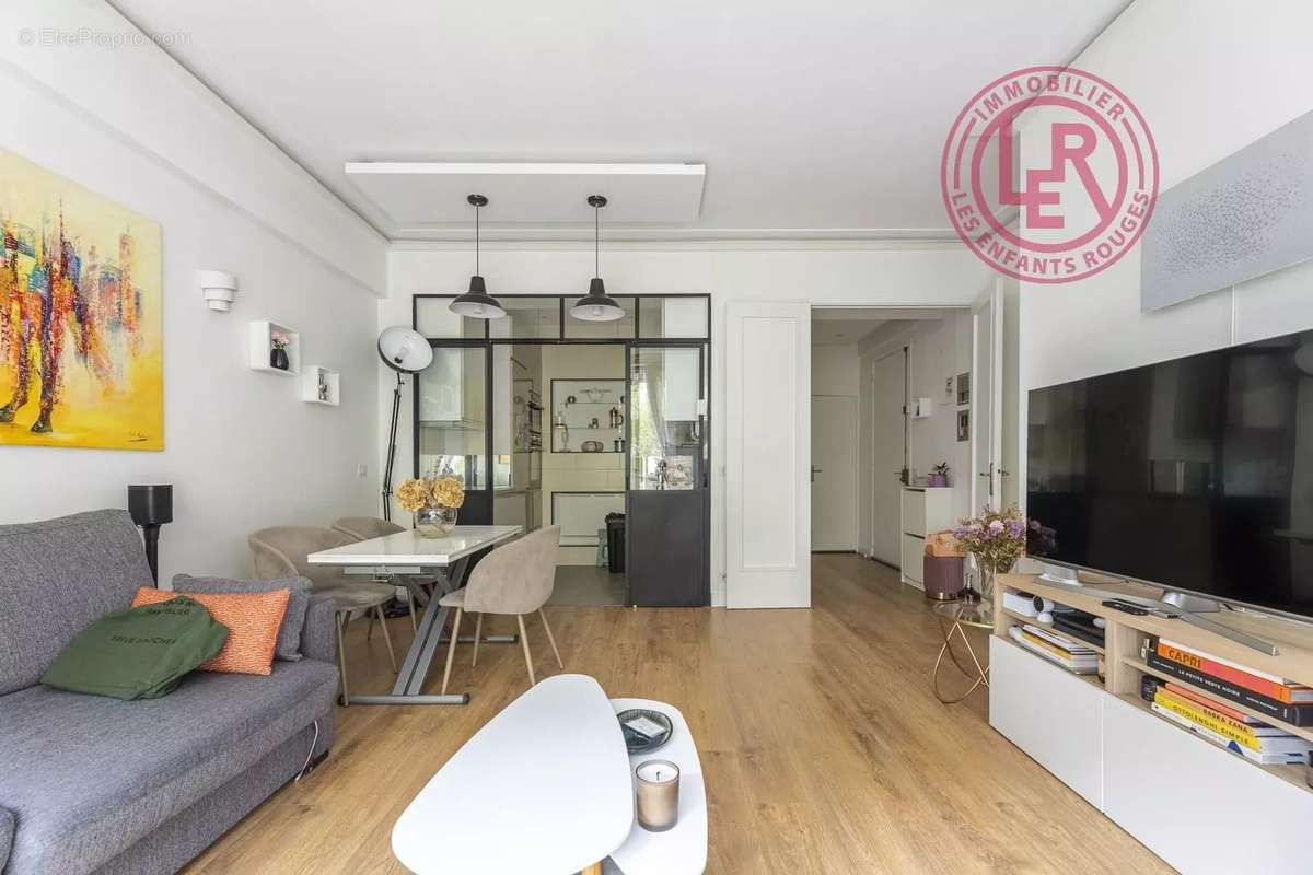 Appartement à PARIS-16E