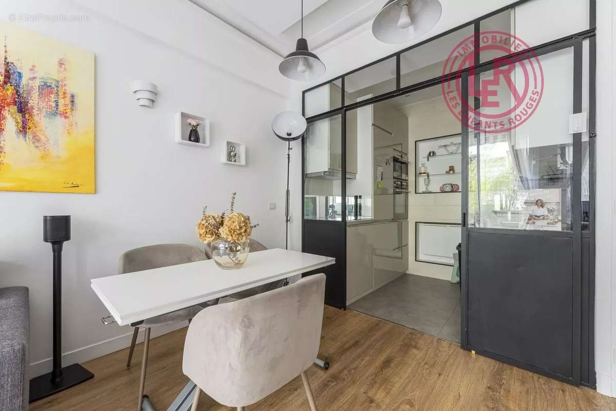 Appartement à PARIS-16E