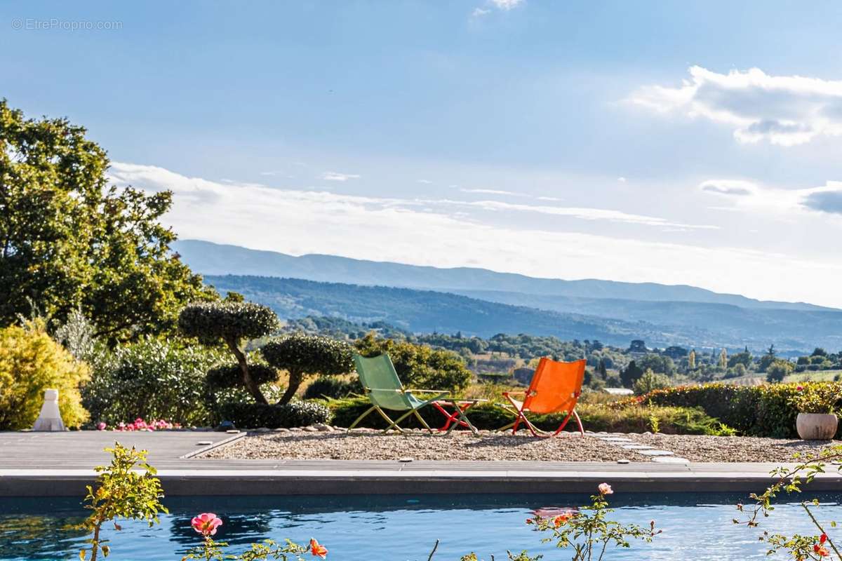 Maison à SAINT-SATURNIN-LES-APT