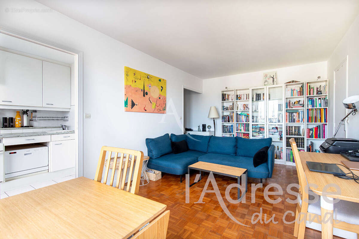 Appartement à PARIS-10E