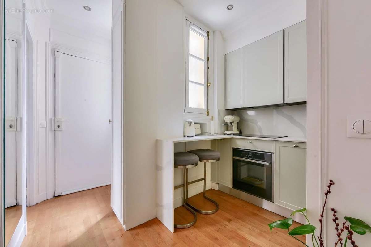 Appartement à PARIS-8E