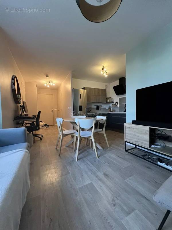 Appartement à VILLENEUVE-LA-GARENNE