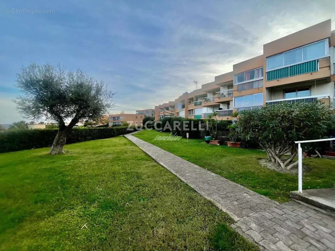 Appartement à VILLENEUVE-LOUBET