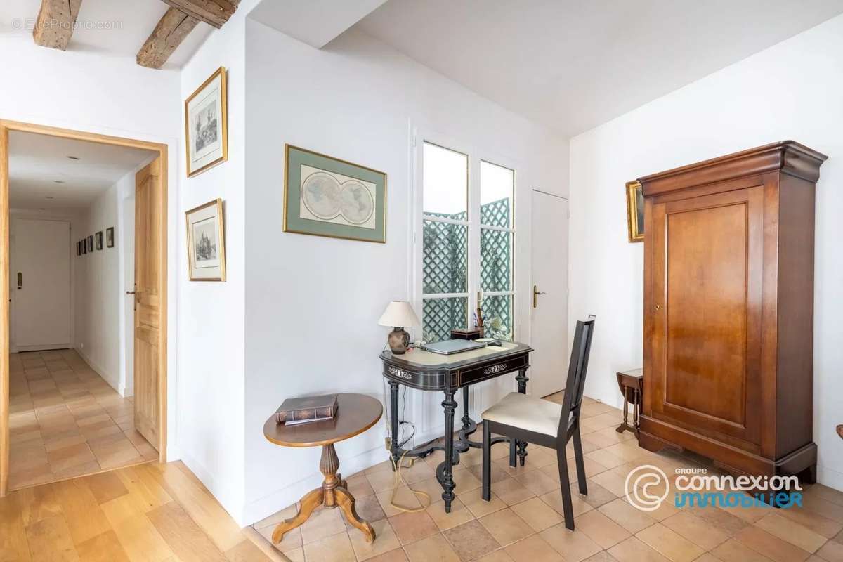 Appartement à PARIS-16E