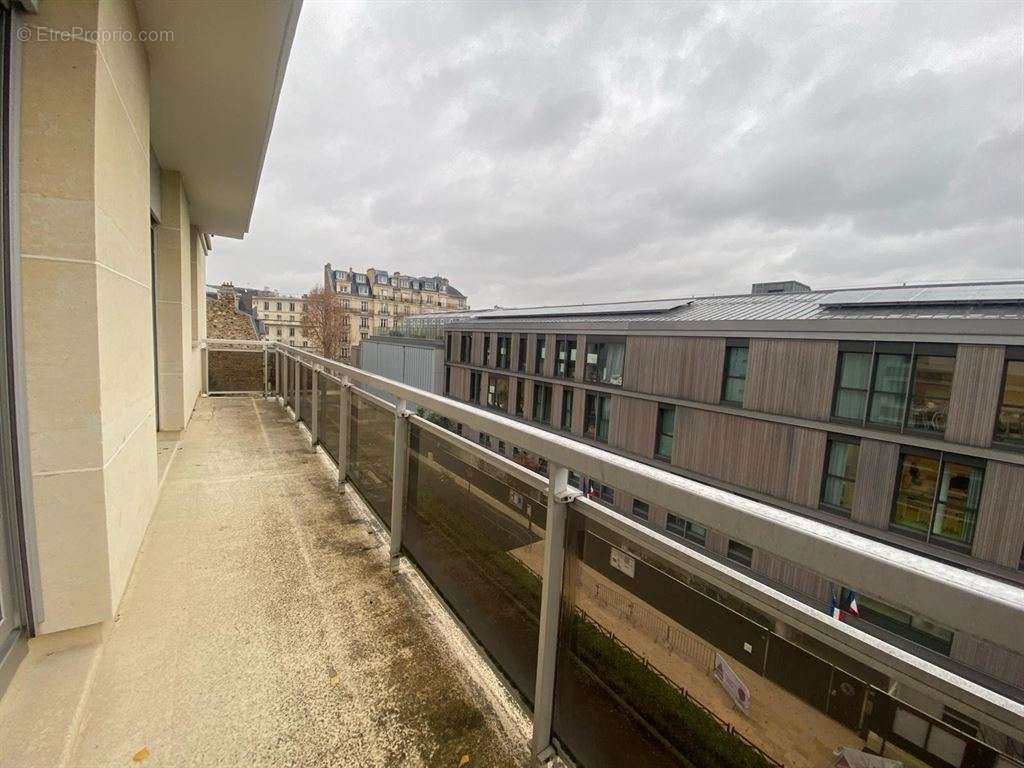 Appartement à NEUILLY-SUR-SEINE