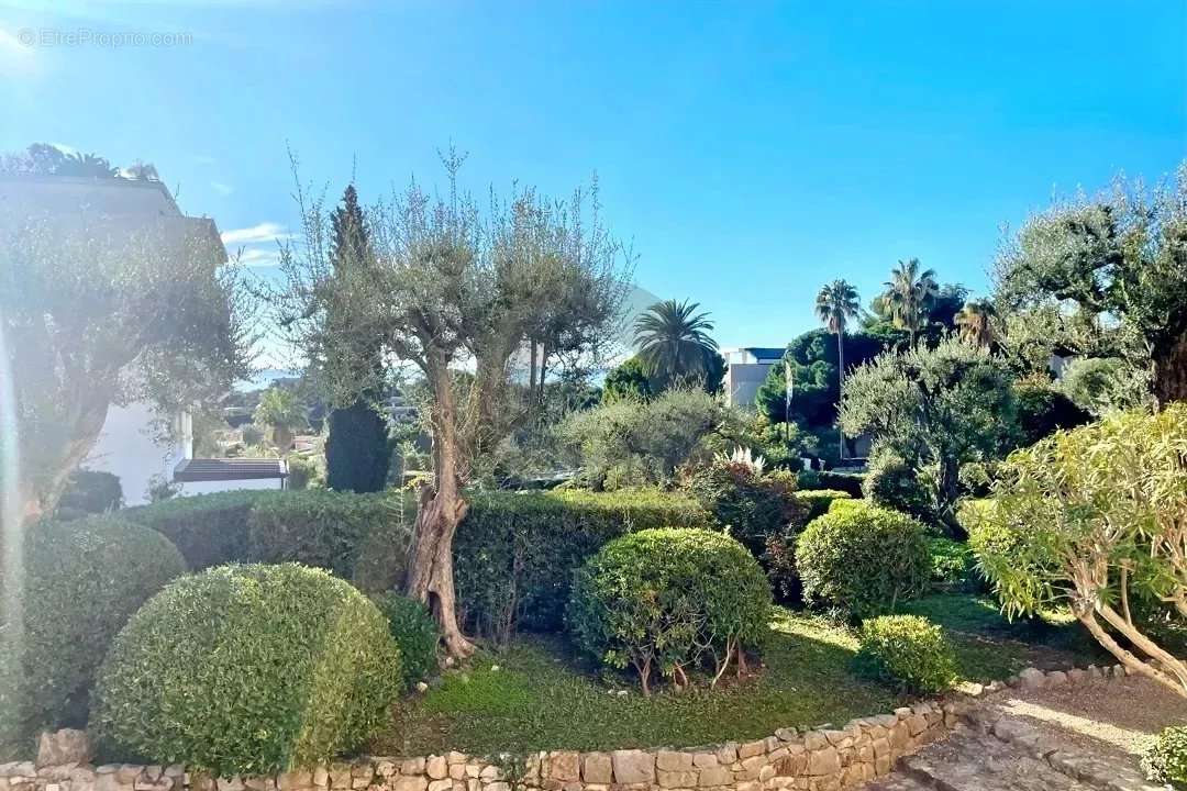 Appartement à ROQUEBRUNE-CAP-MARTIN