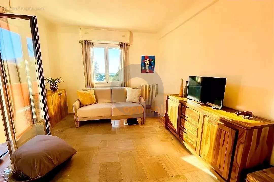 Appartement à ROQUEBRUNE-CAP-MARTIN