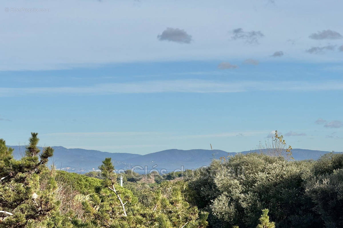 Appartement à HYERES