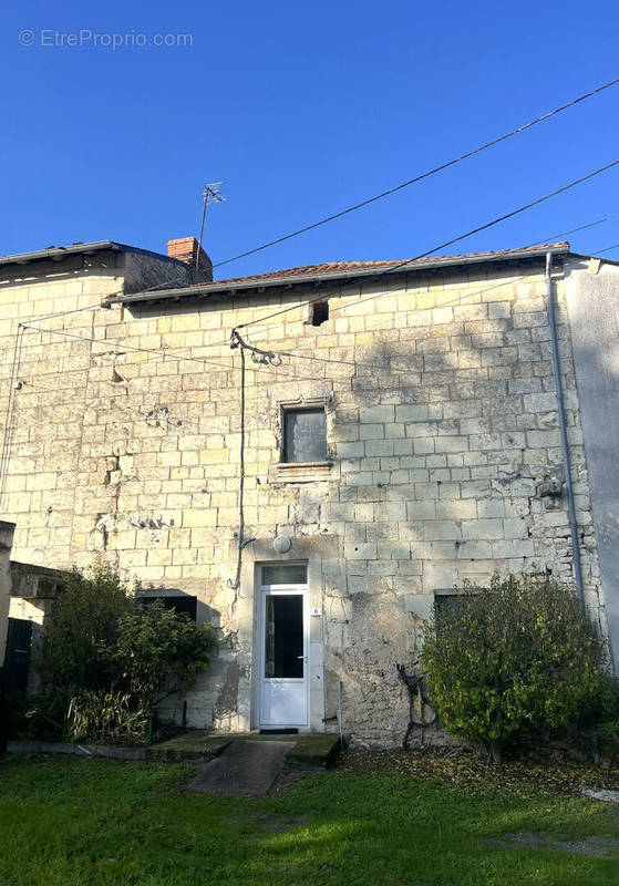 Maison à VOUNEUIL-SUR-VIENNE