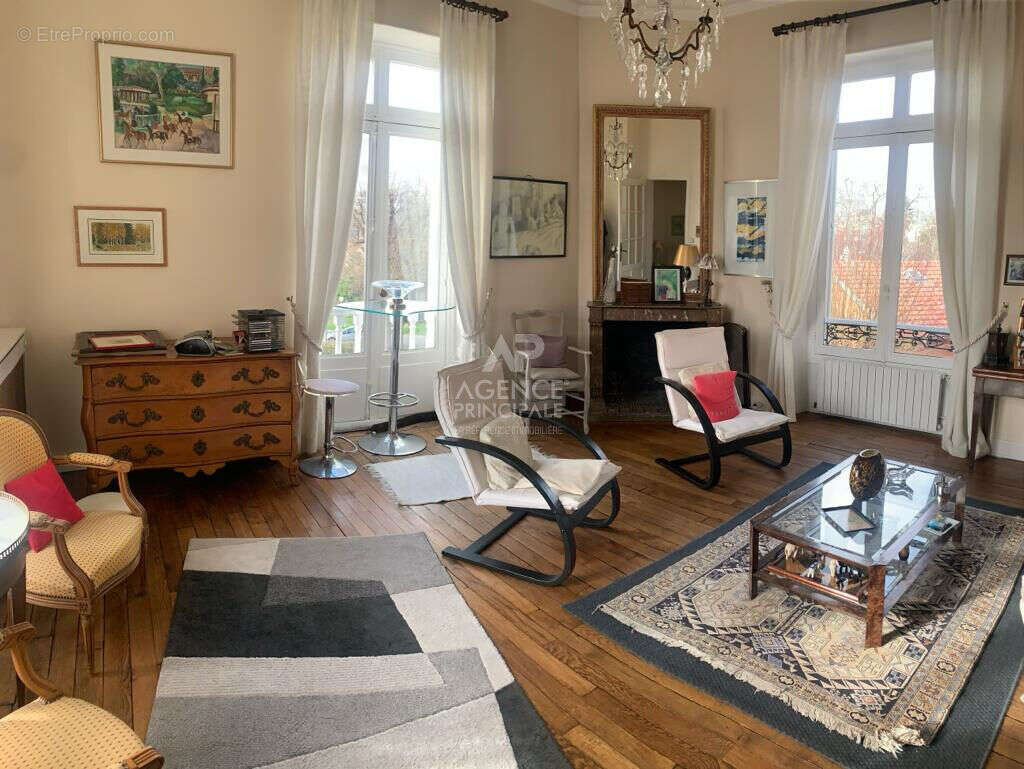 Appartement à MAISONS-LAFFITTE