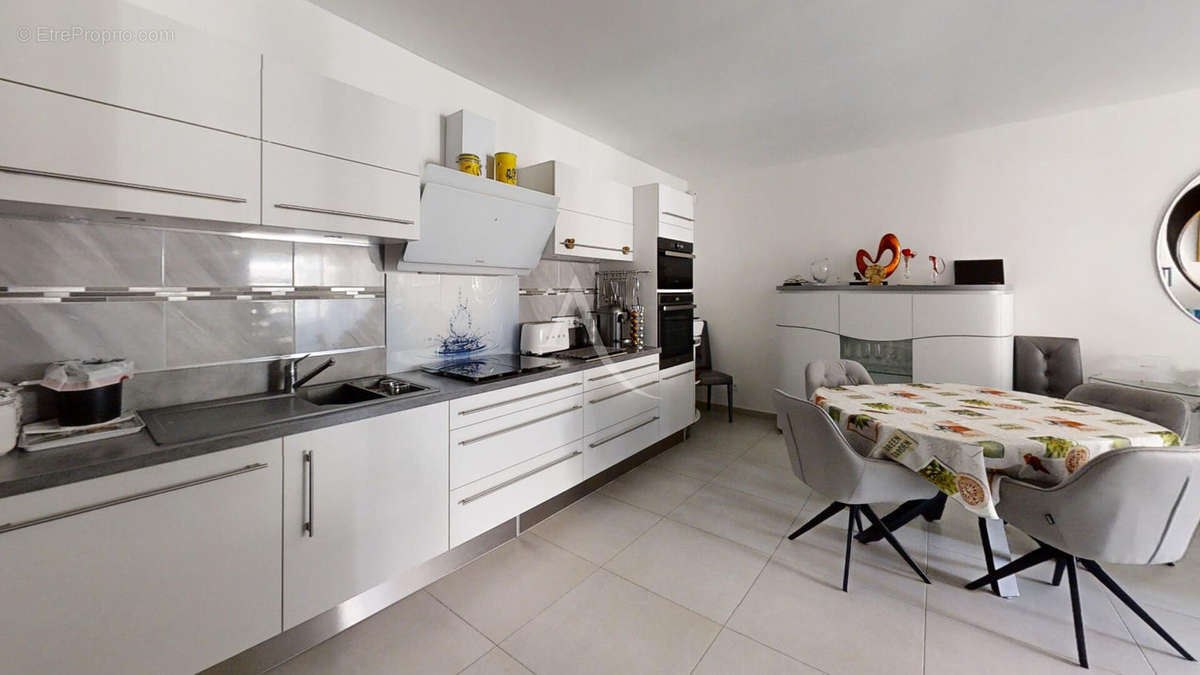 Appartement à BORMES-LES-MIMOSAS