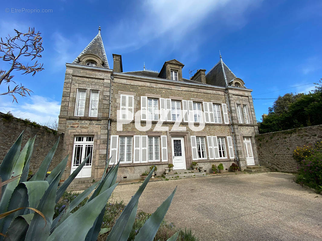 Maison à SAINT-VAAST-LA-HOUGUE