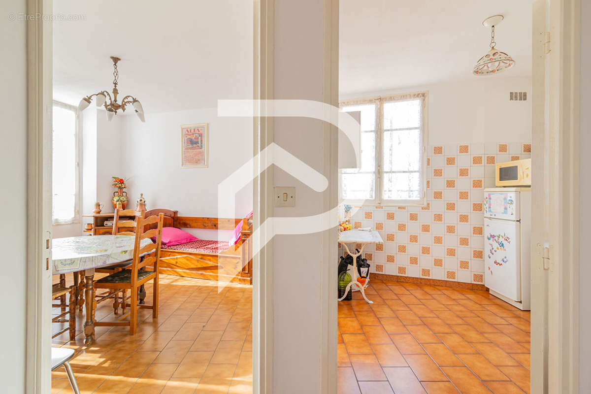 Appartement à MARSEILLE-1E