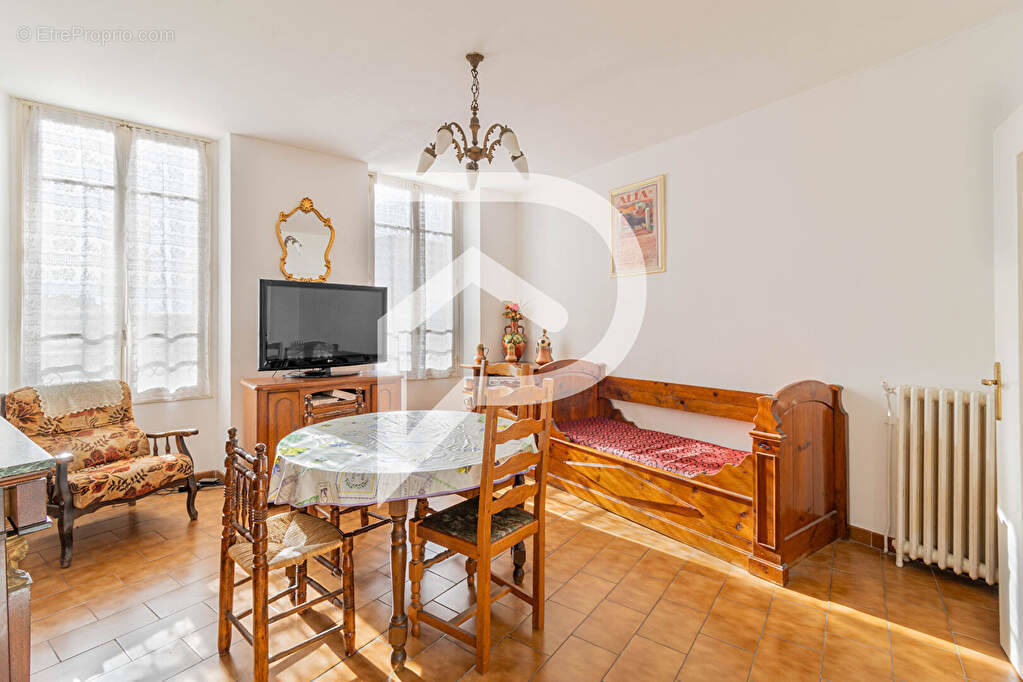 Appartement à MARSEILLE-1E