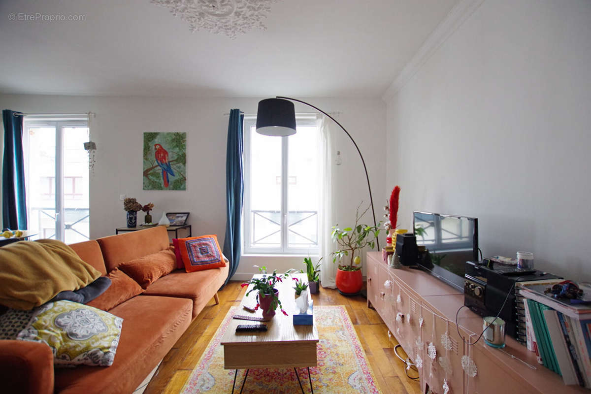 Appartement à PARIS-14E