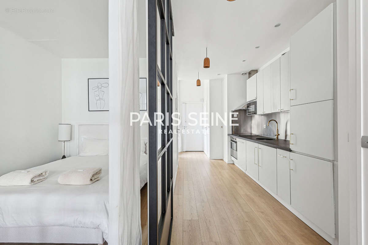 Appartement à PARIS-1E