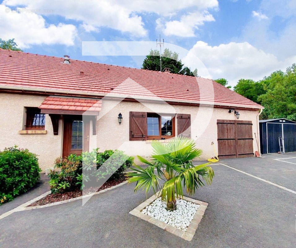 Maison à BRUYERES-LE-CHATEL