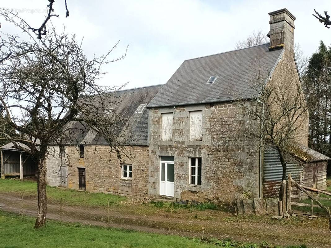 Maison à SAINT-MICHEL-DE-MONTJOIE