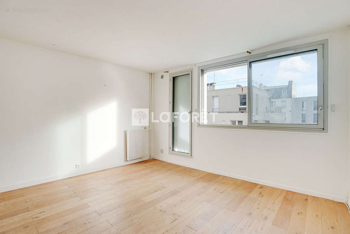 Appartement à PARIS-11E