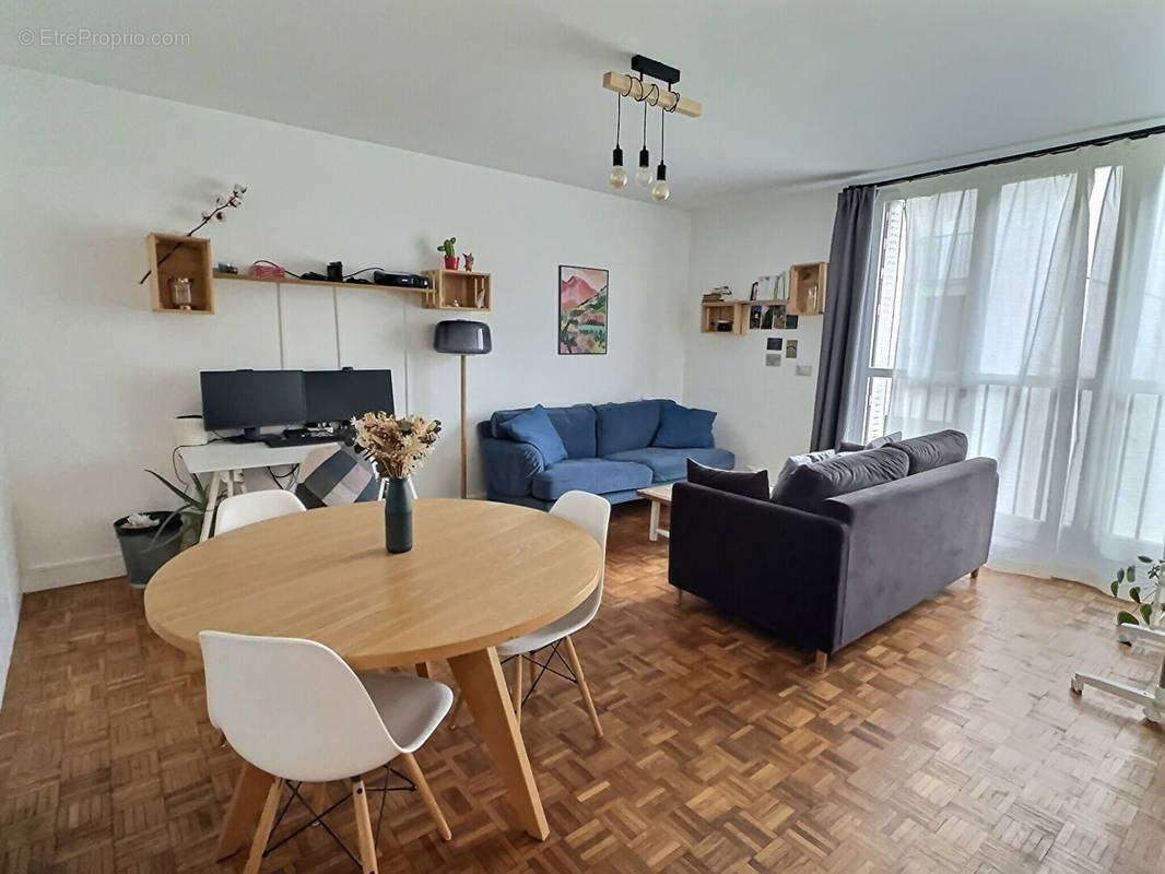 Appartement à IVRY-SUR-SEINE