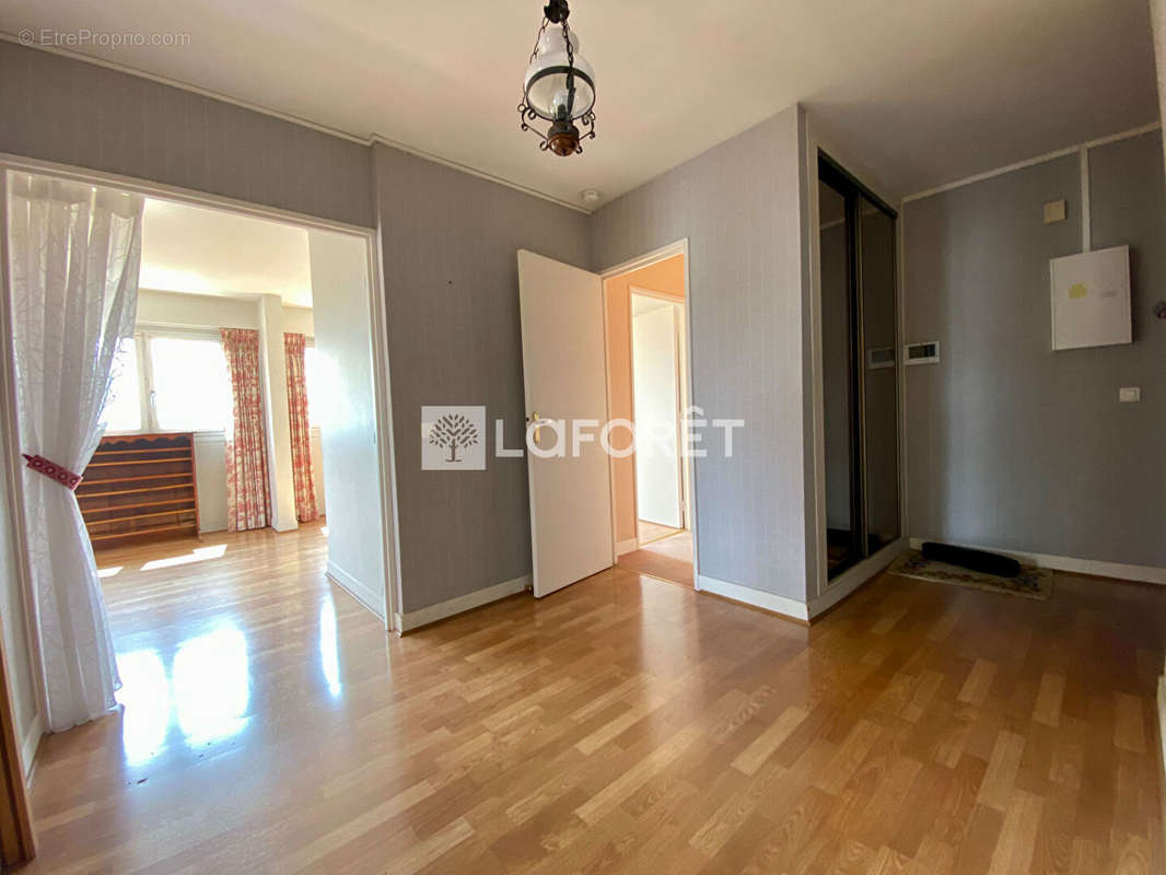 Appartement à VERNEUIL-SUR-SEINE