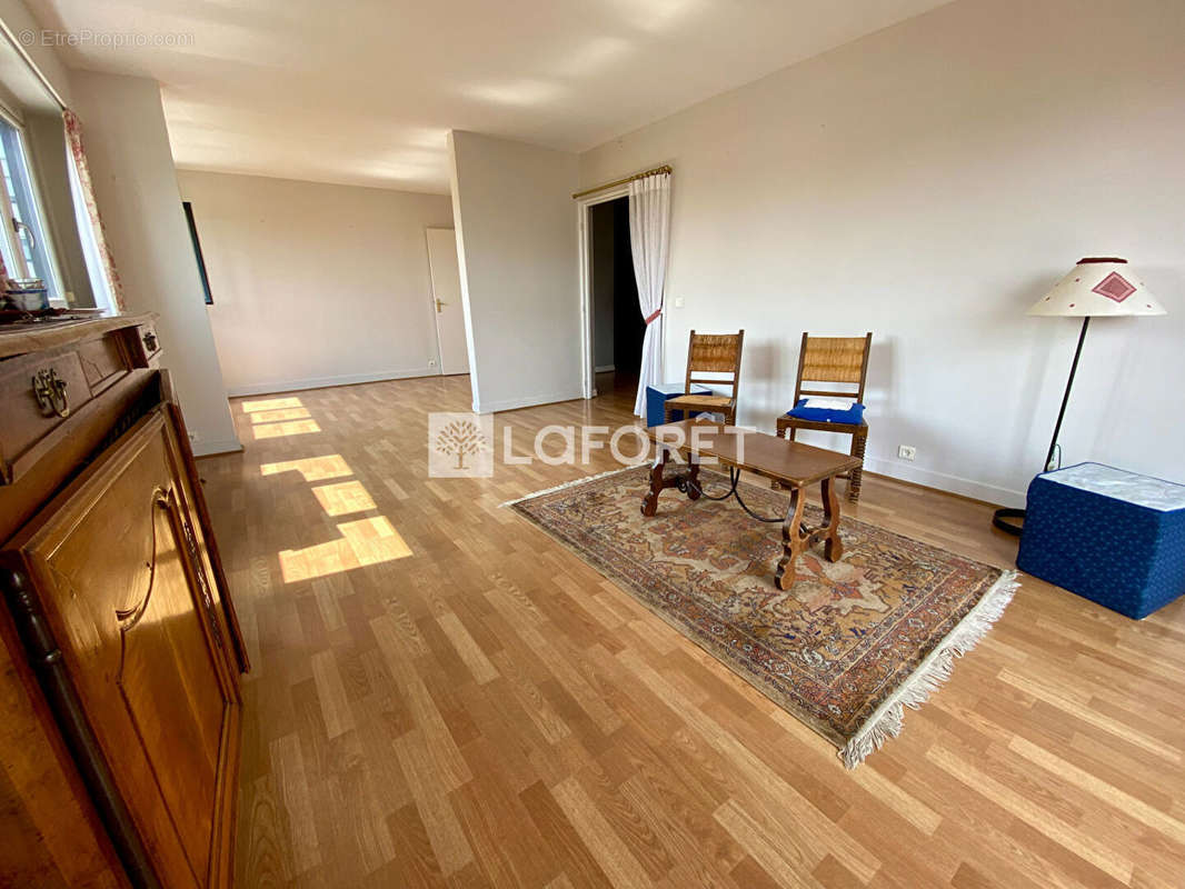 Appartement à VERNEUIL-SUR-SEINE