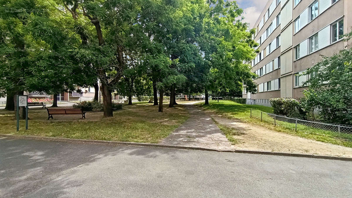 Appartement à ROSNY-SOUS-BOIS