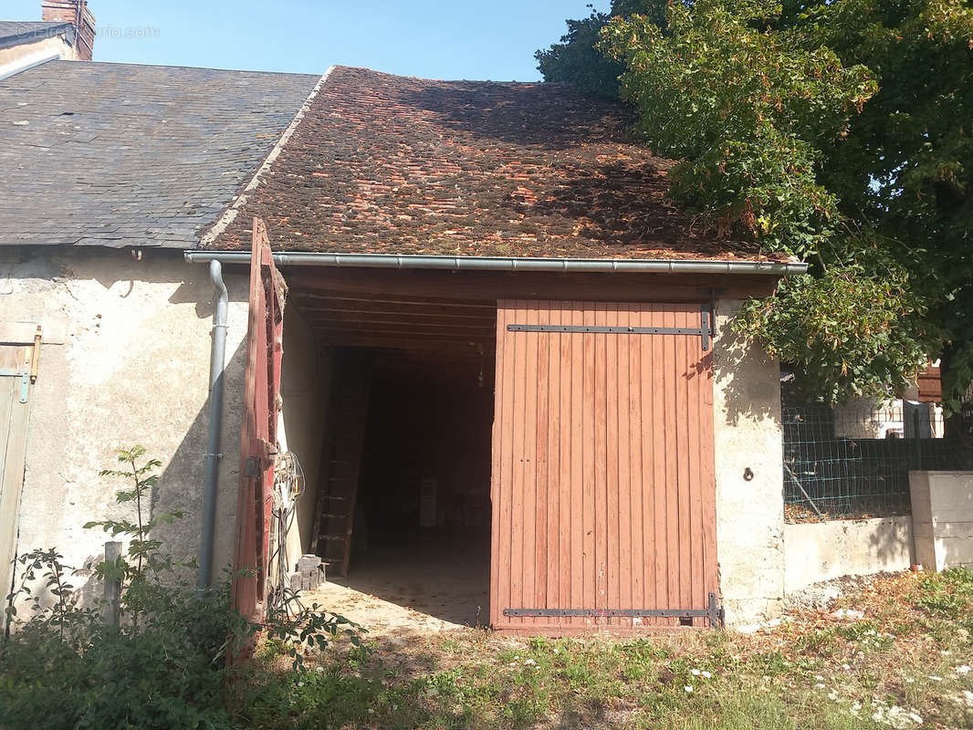 Maison à MONTIGNY-SUR-CANNE