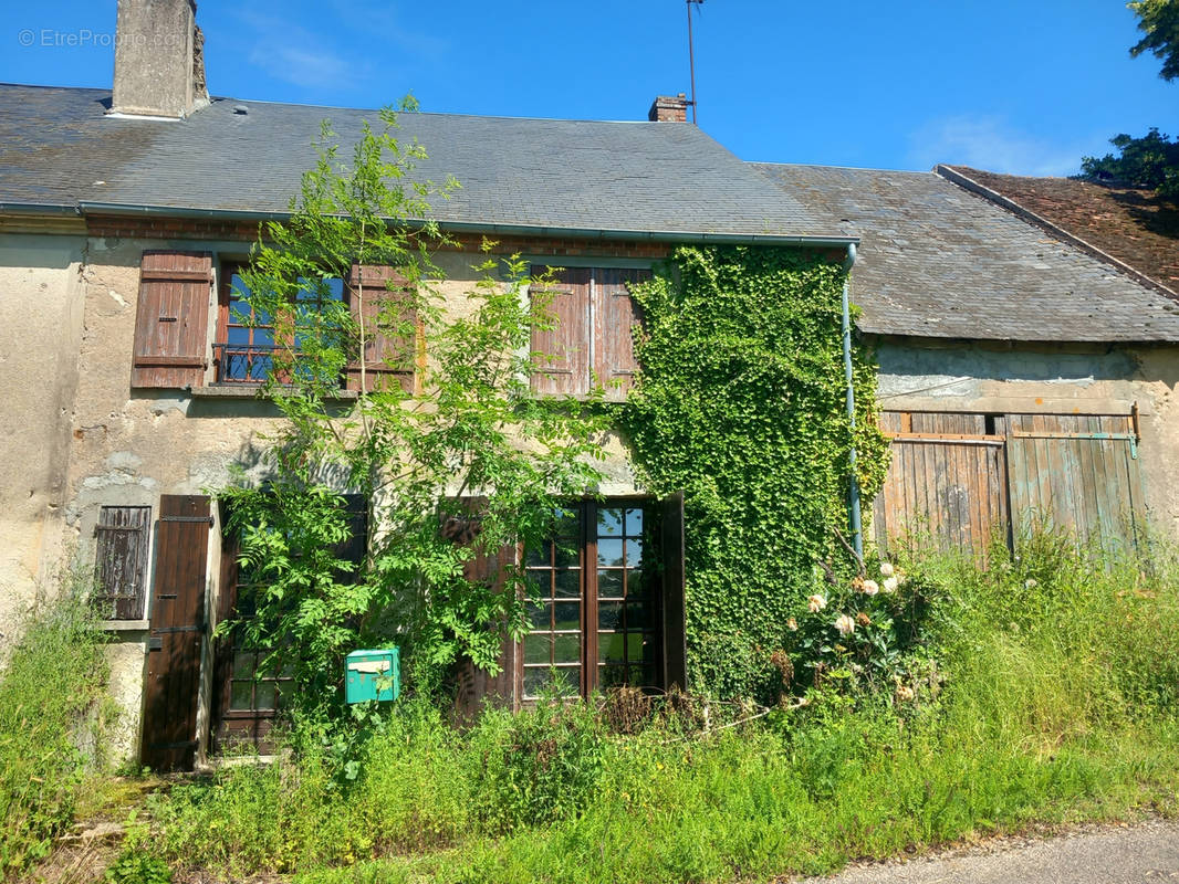 Maison à MONTIGNY-SUR-CANNE