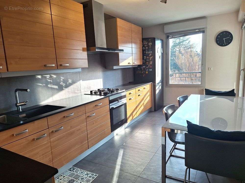 Appartement à SAINTE-FOY-LES-LYON