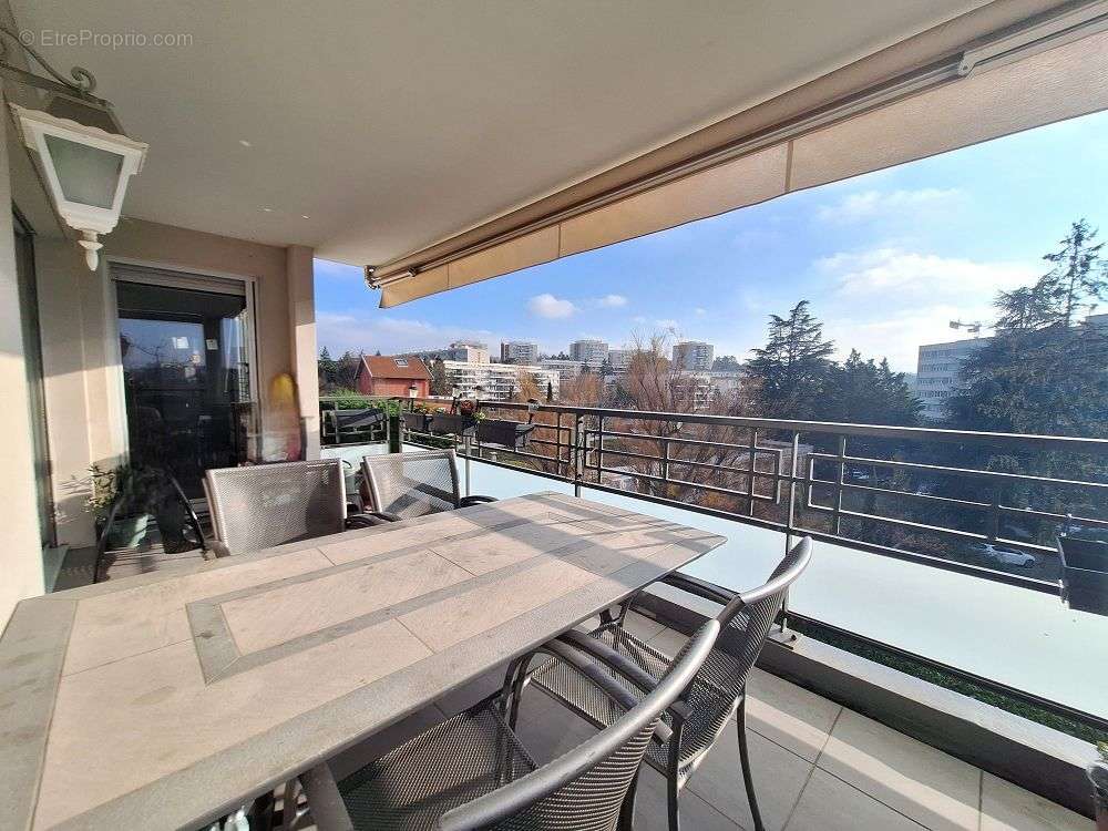 Appartement à SAINTE-FOY-LES-LYON