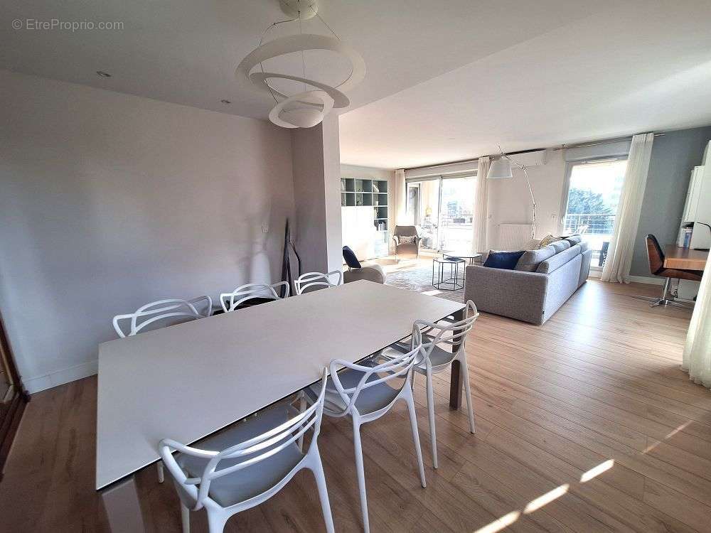 Appartement à SAINTE-FOY-LES-LYON