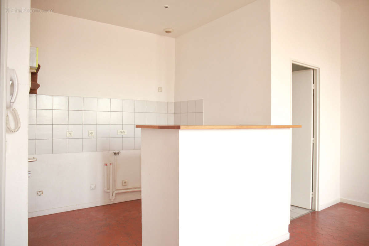 Appartement à MARSEILLE-5E