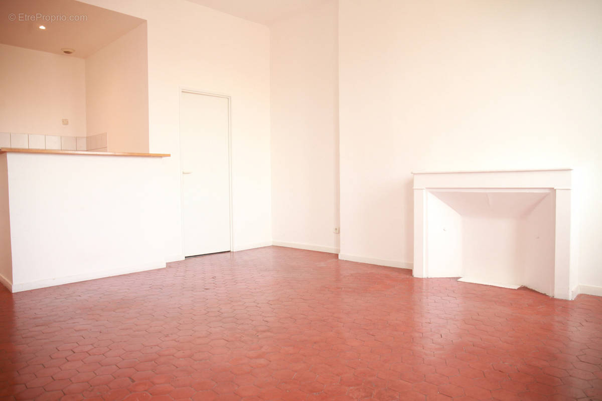 Appartement à MARSEILLE-5E