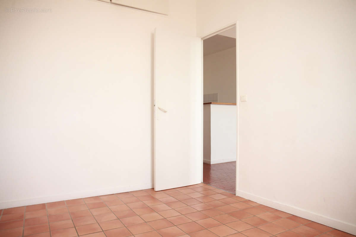 Appartement à MARSEILLE-5E