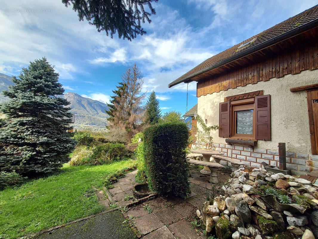 Maison à SAINTE-HELENE-SUR-ISERE