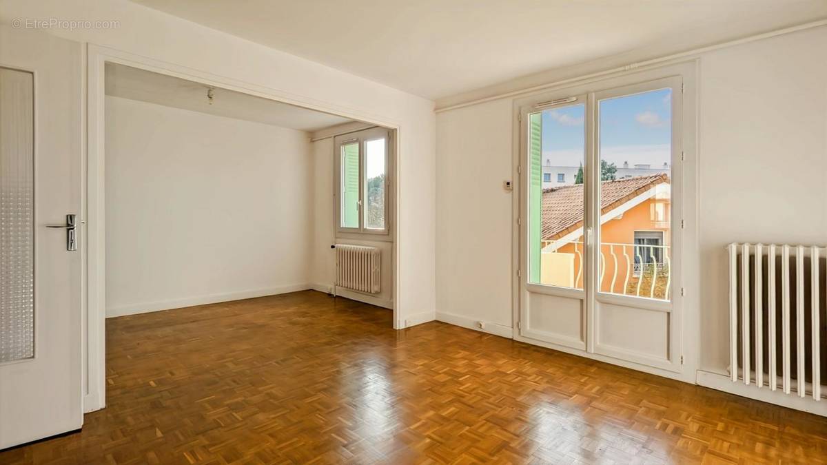 Appartement à BOURG-LES-VALENCE