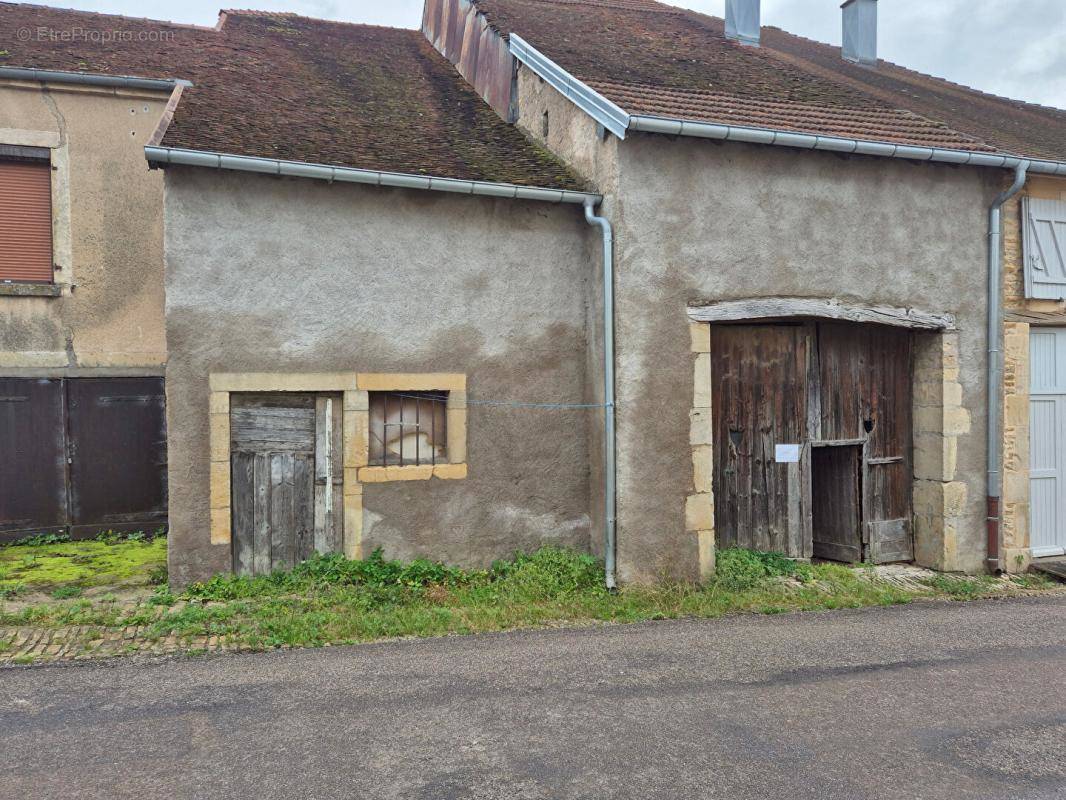 Maison à FAVERNEY