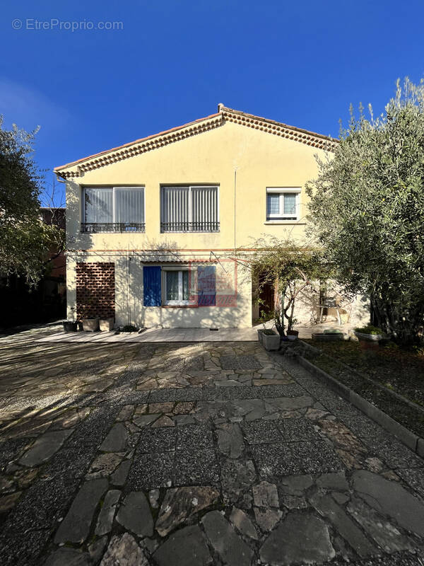 Maison à SAINT-MAXIMIN-LA-SAINTE-BAUME