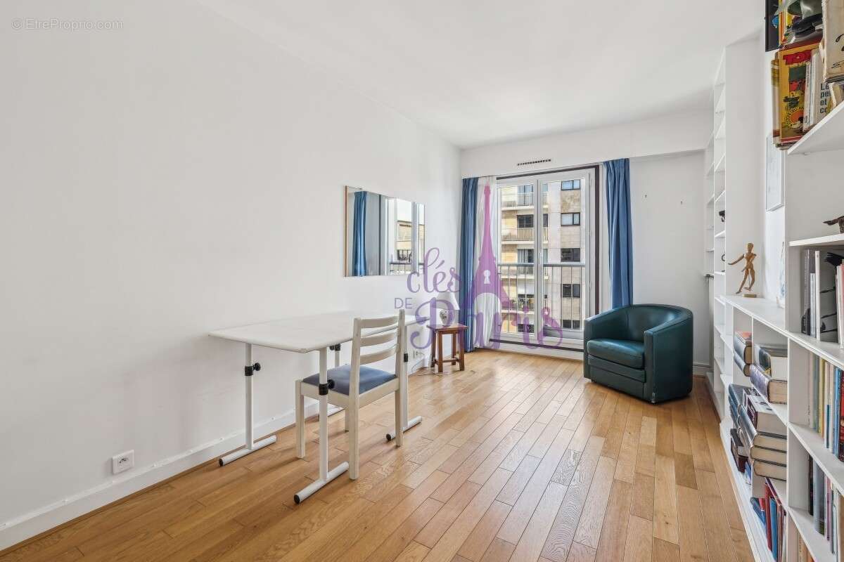 Appartement à PARIS-19E