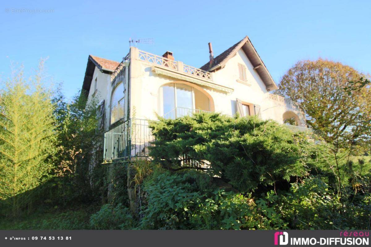 Maison à PUY-L&#039;EVEQUE