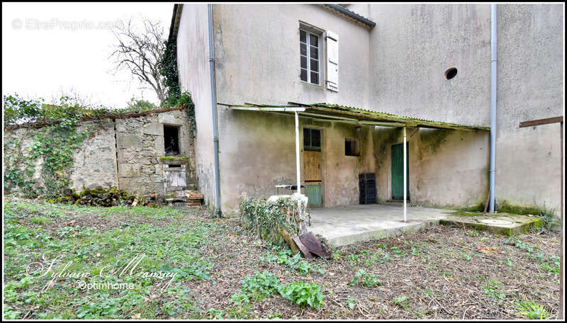 Maison à MONCRABEAU